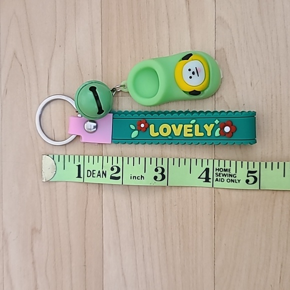 Lovely Green Shoes Cute Bright Color Keychain - Picture 4 of 4